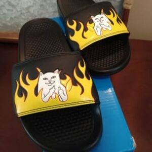 New! Zumiez RIPNDIP Lord Nermal Blsck & Yellow Slides Sandals